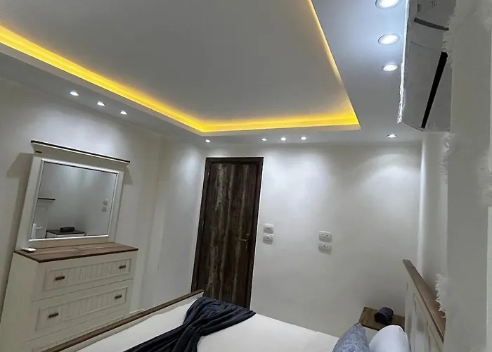 Luxury Poolside Escape 2br Ground Floor Apartment Hurghada