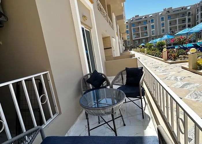 Luxury Poolside Escape 2br Ground Floor * Hurghada
