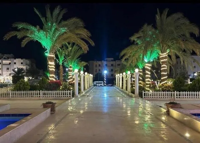 Apartment Luxury Poolside Escape 2br Ground Floor Hurghada